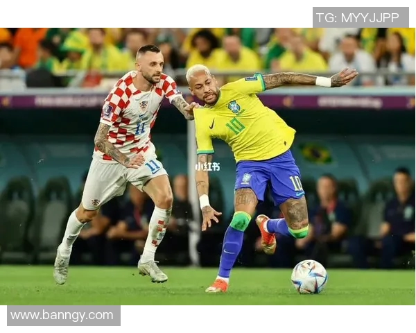 内马尔足球生涯十大经典进球回顾 展现惊艳技巧与绝妙配合